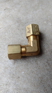 Parker 1/4" Brass Compression 90 Degree Union Elbow