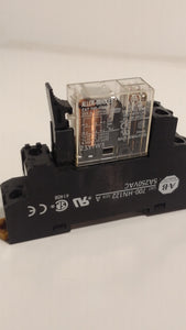 Allen Bradley 700-HN122 with 700-HK32A1 Cube Relay