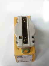 Hubbell HBL2620 Twist-Lock Receptacle 30A 250V AC or DC, 2 Pole 3 Wire