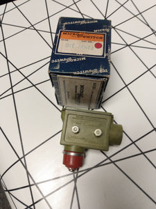 Micro Switch Honeywell DTE-2RNT2 DPDT Explosion Proof Snap Switch